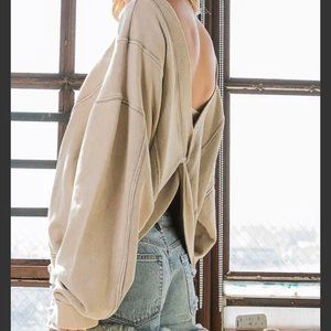 Reversible Twist front sweatshirt top - Size Large